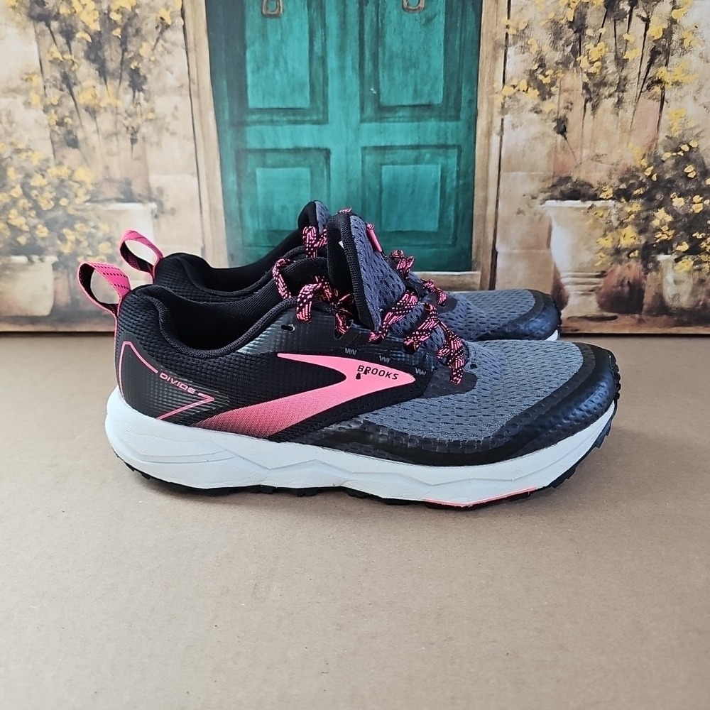 Brooks Divide 2 Women's Size 9.5 B (Medium) Running Shoes Black Pink - Picture 3 of 8